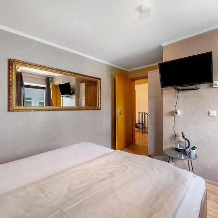 Gaestezimmer St Wendel 3*